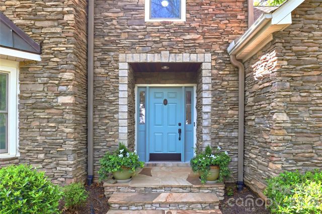 8200 Asheley Glen Drive, Mint Hill, NC 28227