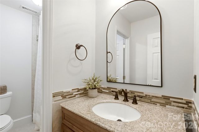 8200 Asheley Glen Drive, Mint Hill, NC 28227