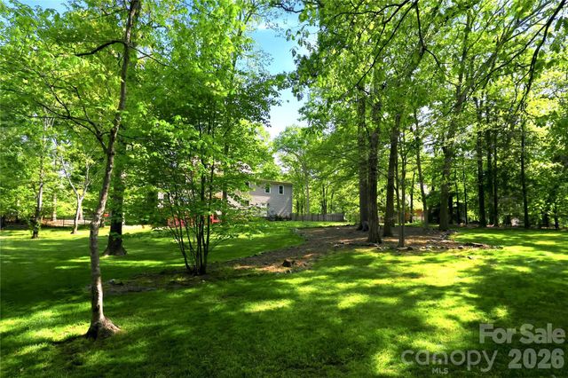 8200 Asheley Glen Drive, Mint Hill, NC 28227