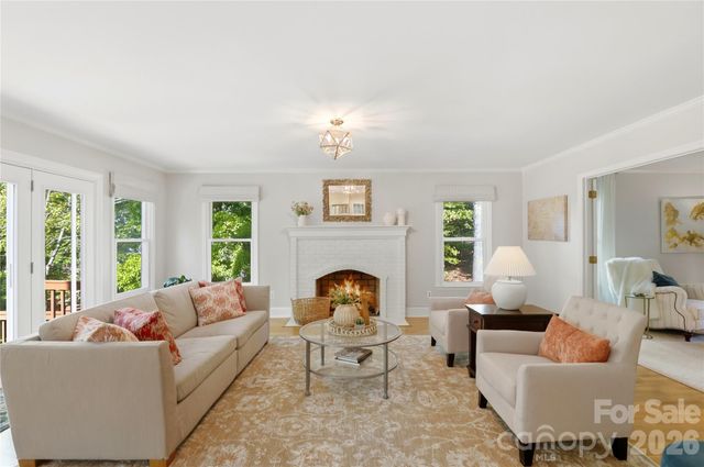 8200 Asheley Glen Drive, Mint Hill, NC 28227