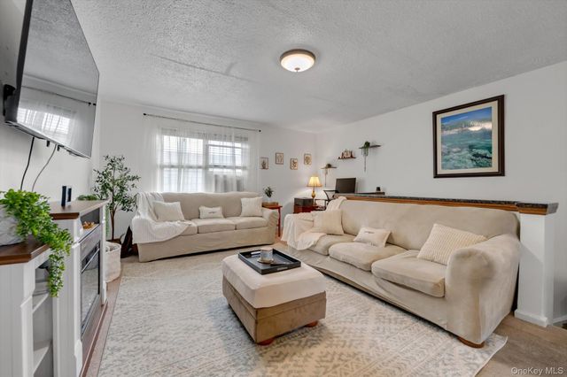 67-65 136th Street B, Flushing, NY 11367
