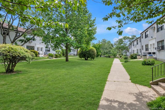 67-65 136th Street B, Flushing, NY 11367