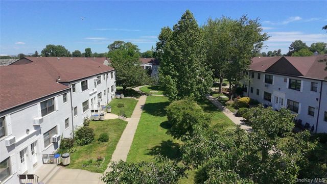 67-65 136th Street B, Flushing, NY 11367