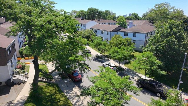 67-65 136th Street B, Flushing, NY 11367
