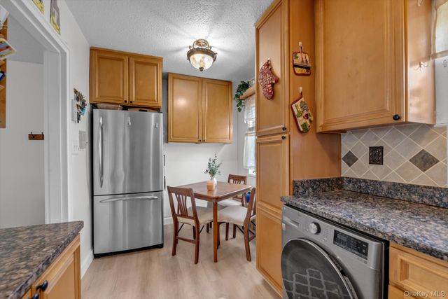67-65 136th Street B, Flushing, NY 11367