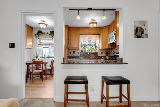 67-65 136th Street B, Flushing, NY 11367