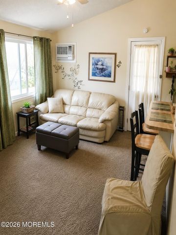 15 Starboard Way, Waretown, NJ 08758
