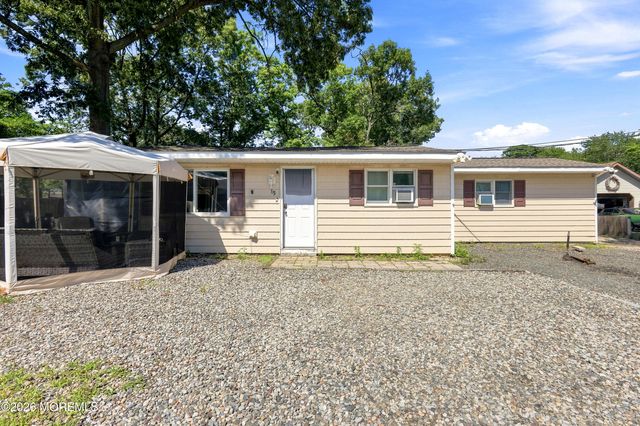 15 Starboard Way, Waretown, NJ 08758