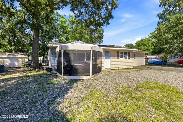 15 Starboard Way, Waretown, NJ 08758