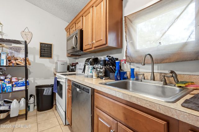 15 Starboard Way, Waretown, NJ 08758