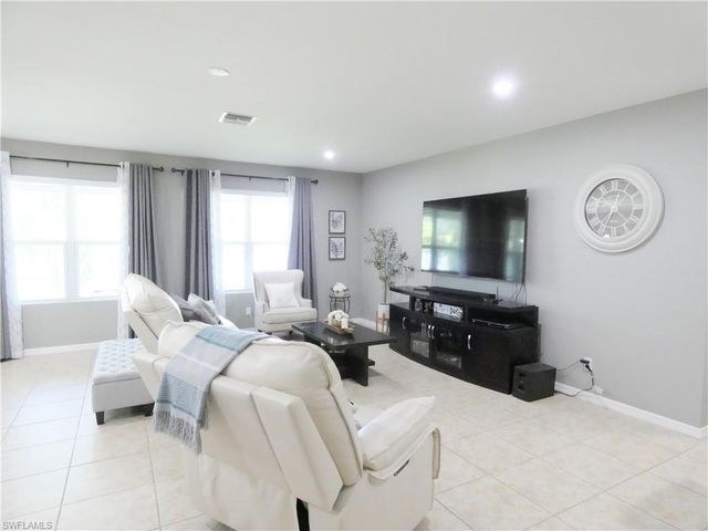 4630 SW 16th PL, Cape Coral, FL 33914
