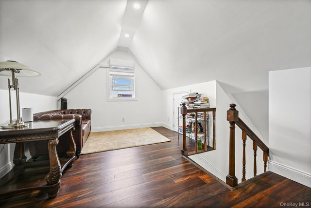 6 Dubonnet Road, Valley Stream, NY 11581