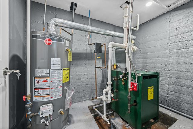 6 Dubonnet Road, Valley Stream, NY 11581