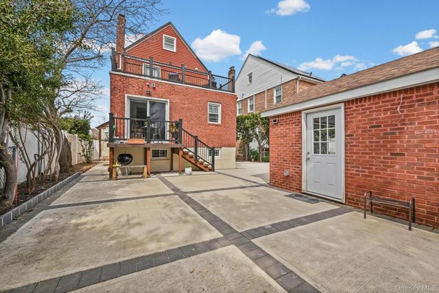 6 Dubonnet Road, Valley Stream, NY 11581