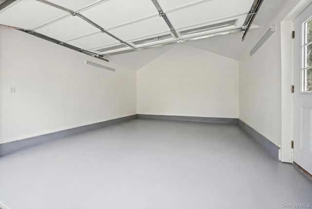 6 Dubonnet Road, Valley Stream, NY 11581