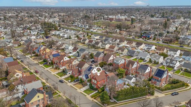 6 Dubonnet Road, Valley Stream, NY 11581