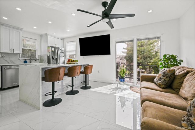 6 Dubonnet Road, Valley Stream, NY 11581