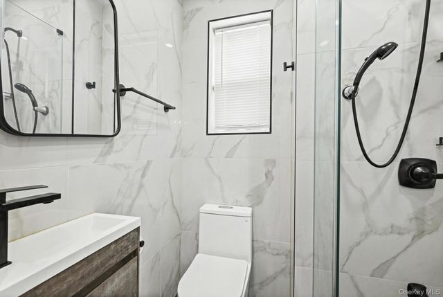 6 Dubonnet Road, Valley Stream, NY 11581