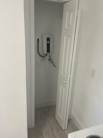 3890 Lakewood Road 1, Palm Springs, FL 33461