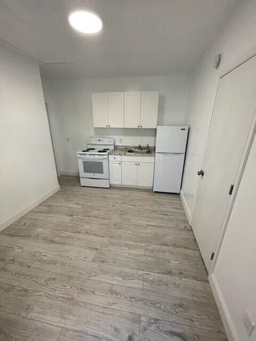 3890 Lakewood Road 1, Palm Springs, FL 33461