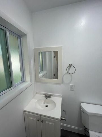 3890 Lakewood Road 1, Palm Springs, FL 33461