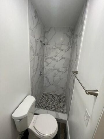 3890 Lakewood Road 1, Palm Springs, FL 33461