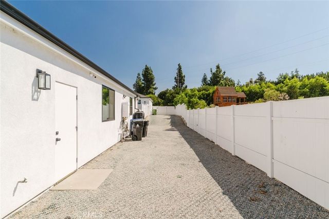 13366 Pala Avenue, Sylmar, CA 91342