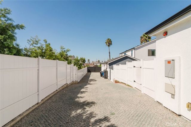 13366 Pala Avenue, Sylmar, CA 91342
