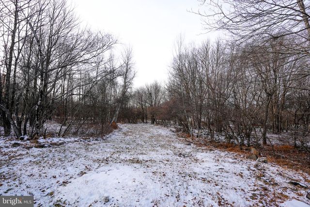 1935 OGDEN DR, Blakeslee, PA 18610