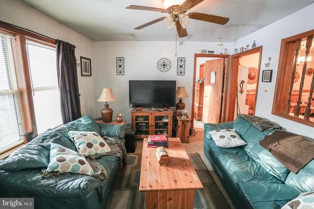 1935 OGDEN DR, Blakeslee, PA 18610