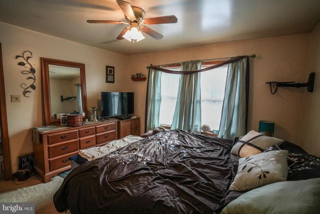 1935 OGDEN DR, Blakeslee, PA 18610