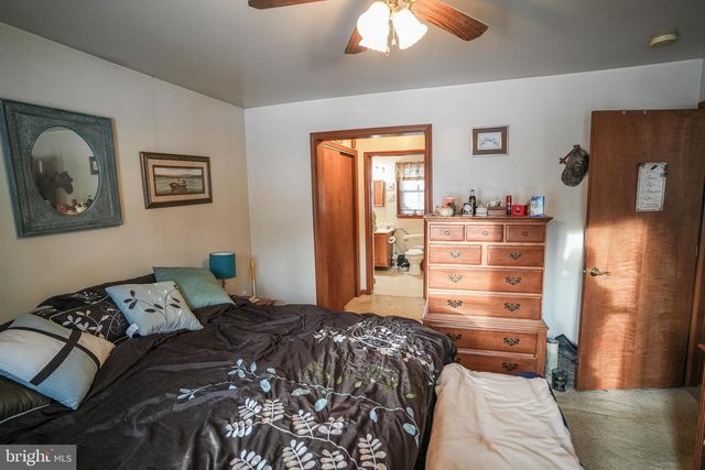 1935 OGDEN DR, Blakeslee, PA 18610