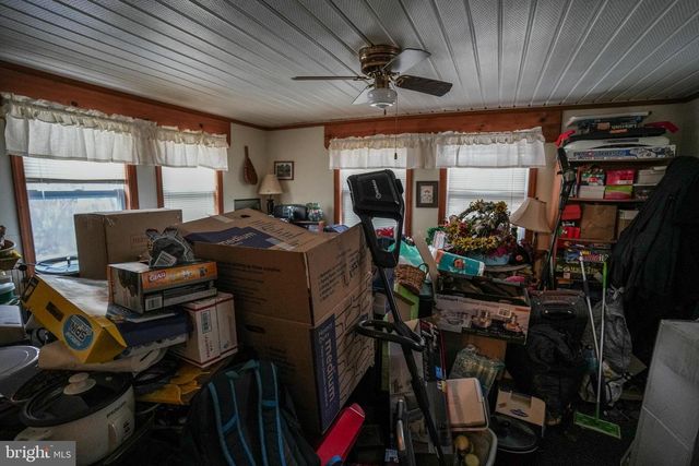 1935 OGDEN DR, Blakeslee, PA 18610