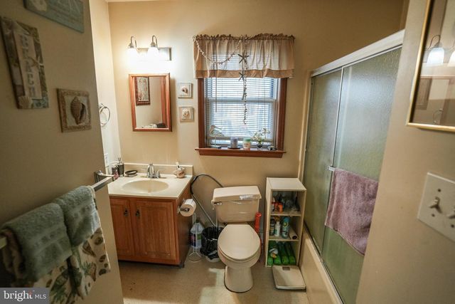 1935 OGDEN DR, Blakeslee, PA 18610