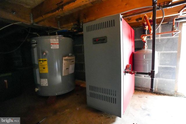 1935 OGDEN DR, Blakeslee, PA 18610