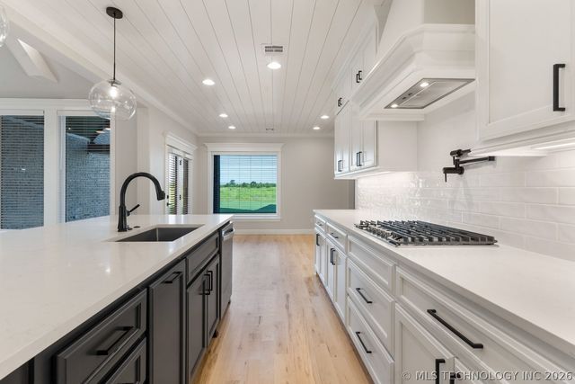 14230 S Delaware Place S, Bixby, OK 74008