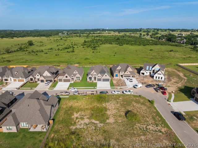 14230 S Delaware Place S, Bixby, OK 74008