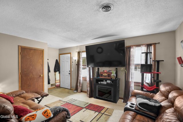 13 Smoke Ridge Road, Queensbury, NY 12804