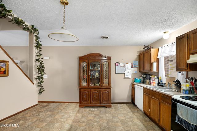 13 Smoke Ridge Road, Queensbury, NY 12804