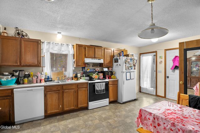 13 Smoke Ridge Road, Queensbury, NY 12804