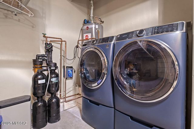 518 W Parkwood Court, Green Valley, AZ 85614