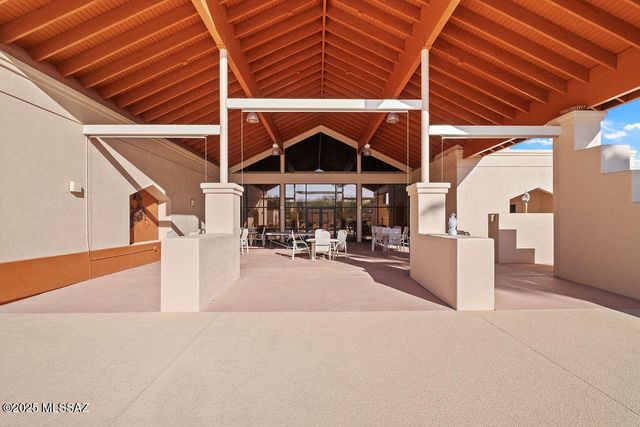 518 W Parkwood Court, Green Valley, AZ 85614