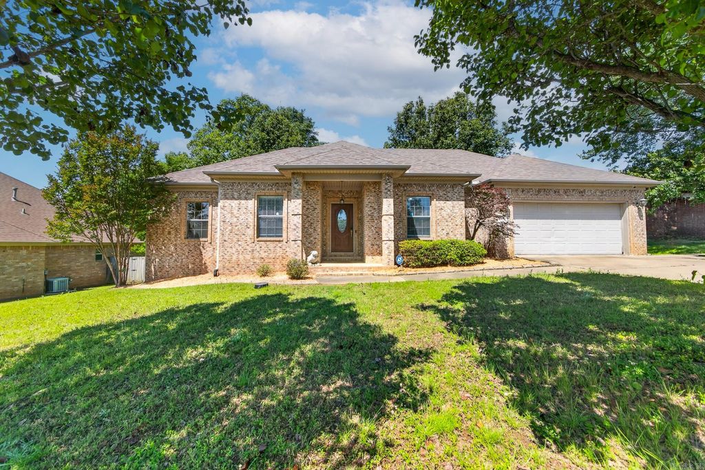 14 Jonathon, Cabot, AR 72023