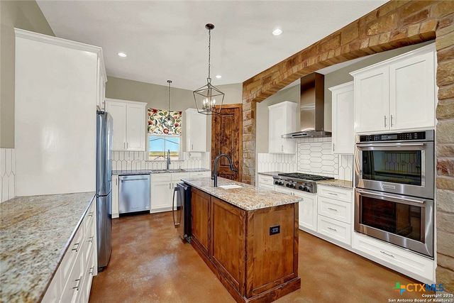 3498 County Road 215, Falls City, TX 78113