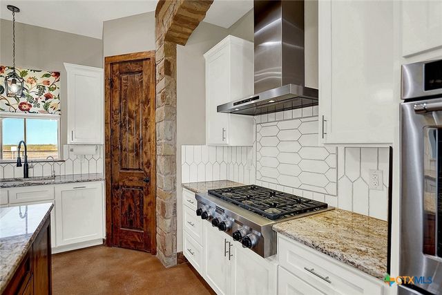 3498 County Road 215, Falls City, TX 78113