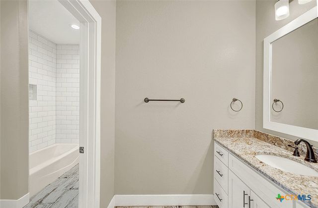 3498 County Road 215, Falls City, TX 78113