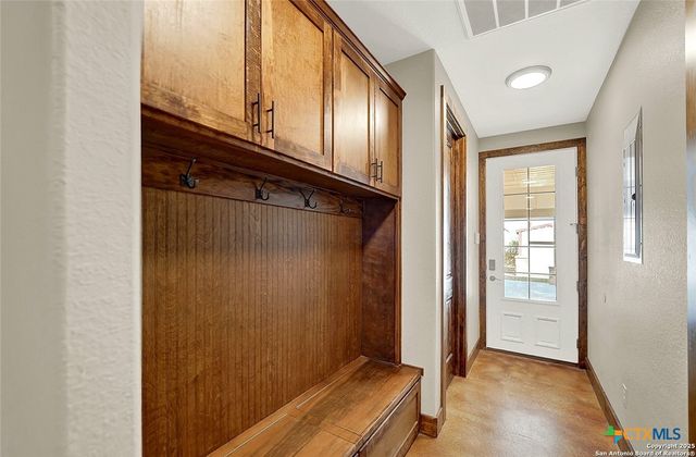 3498 County Road 215, Falls City, TX 78113