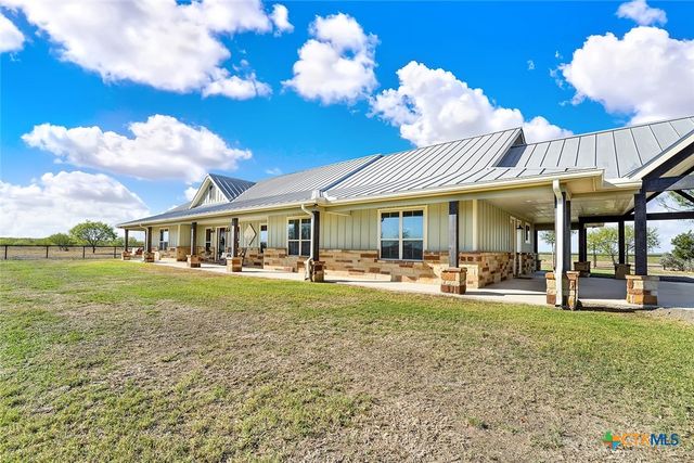 3498 County Road 215, Falls City, TX 78113