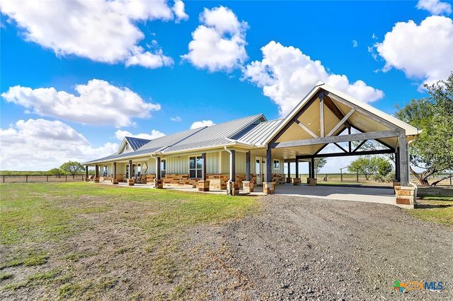 3498 County Road 215, Falls City, TX 78113