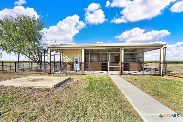 3498 County Road 215, Falls City, TX 78113